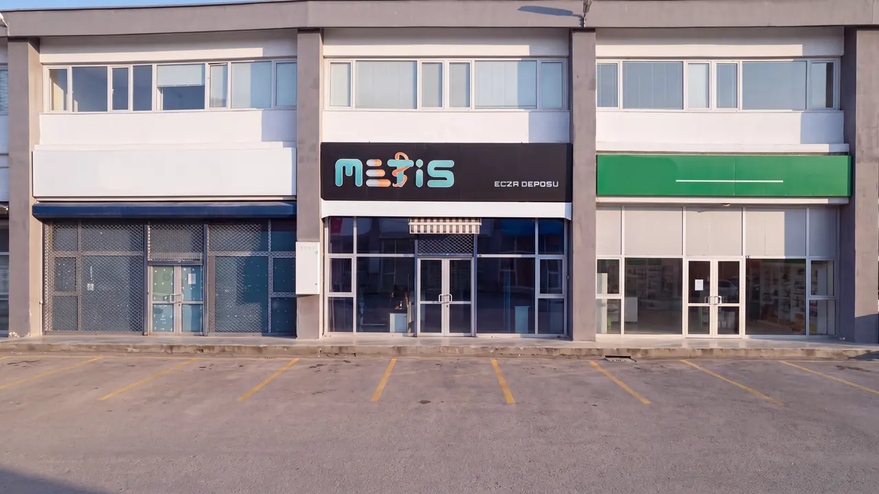 Metis Ecza Deposu mağaza girişi, ATB İş Merkezi